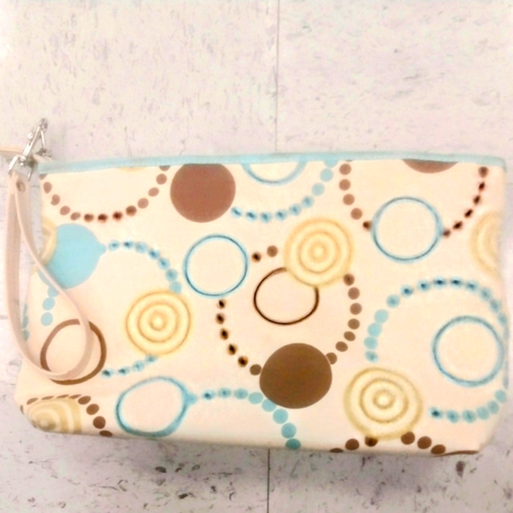 Lola Cream and Brown Geometric Wristlet